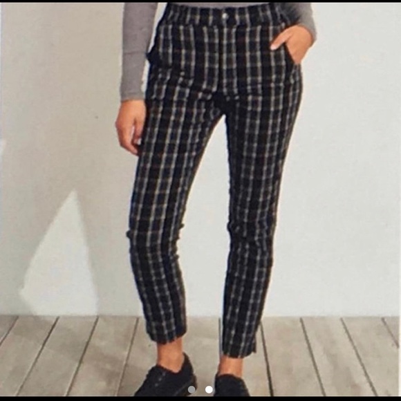 High-waisted plaid pants from Hollister - Picture 2 of 2